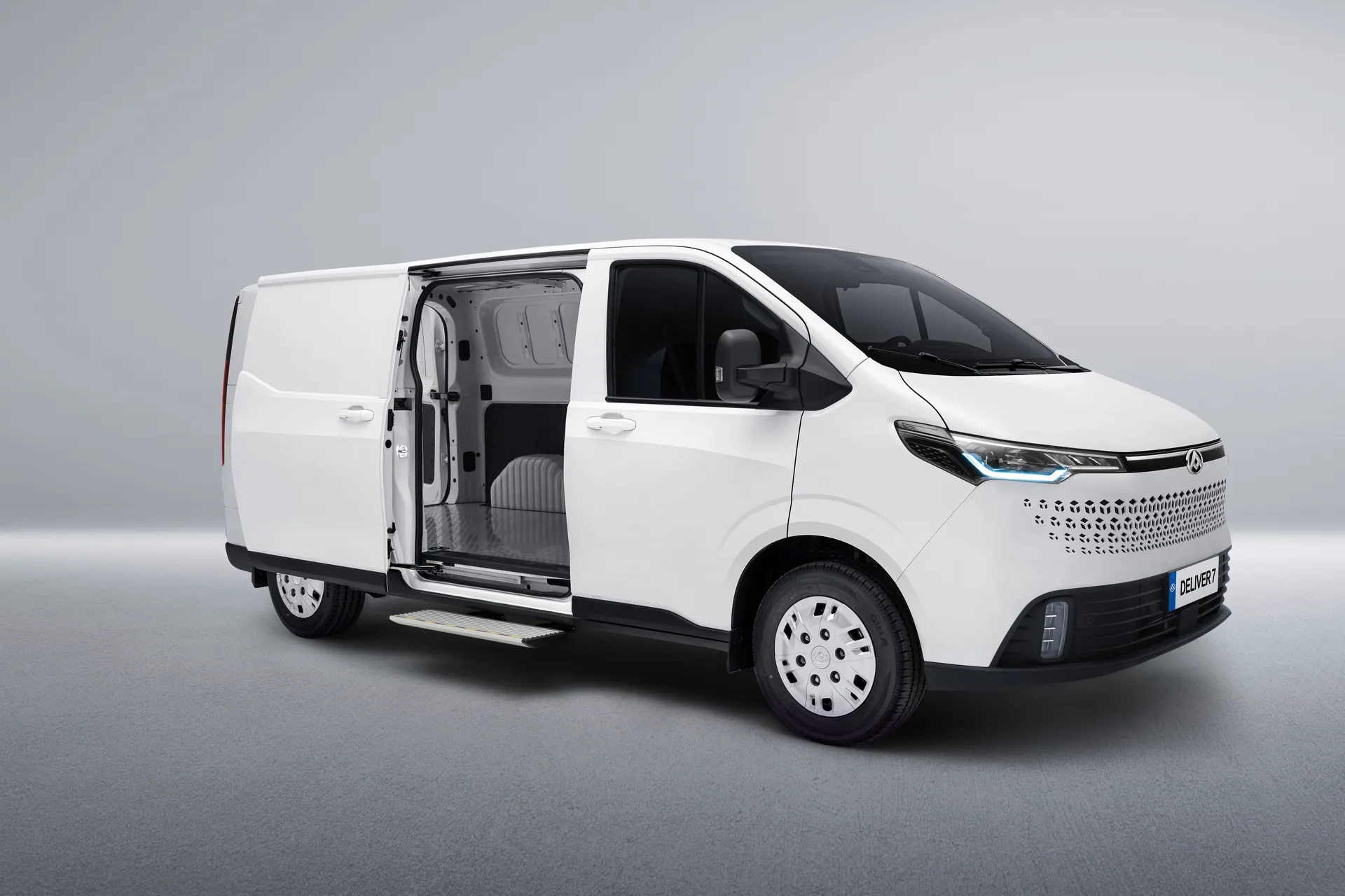MAXUS Deliver 7